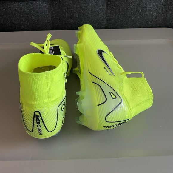Athletic_Shoes
